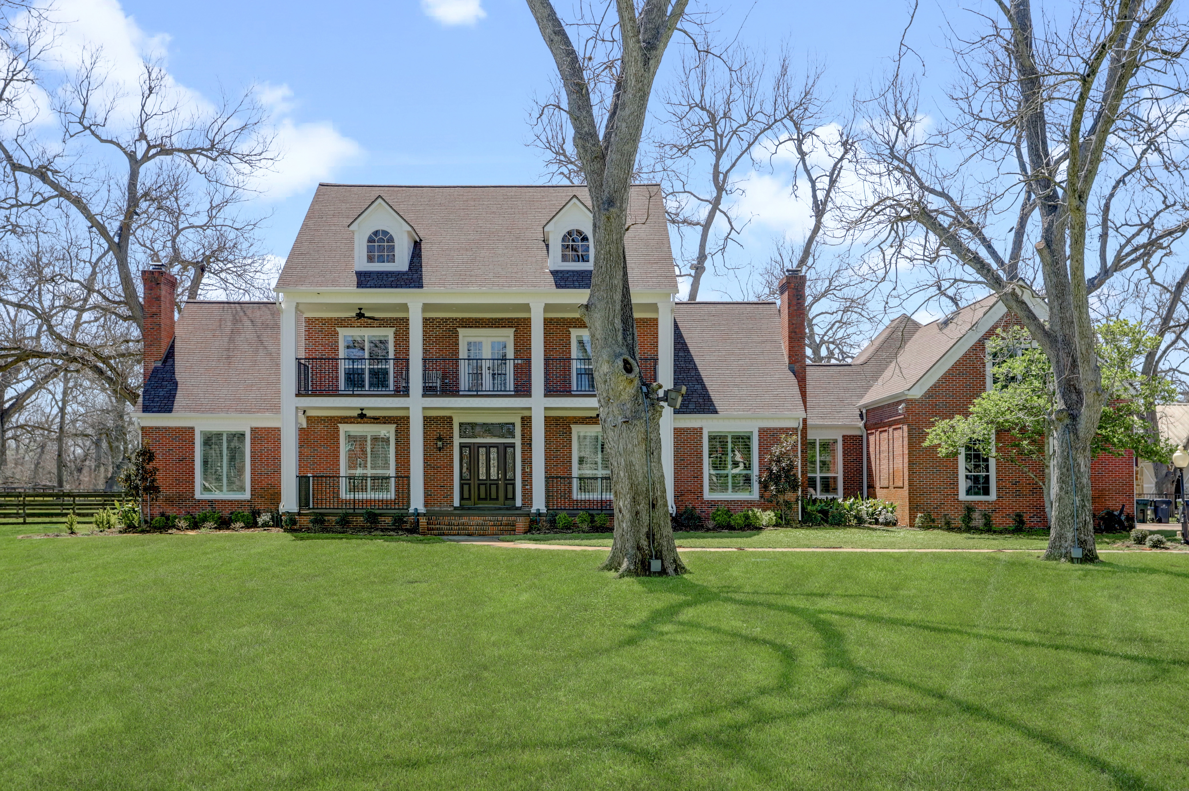 3706Maranatha-front